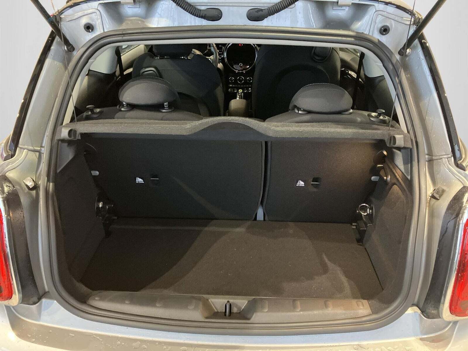 Sølv Mini Cooper SE fra 2023