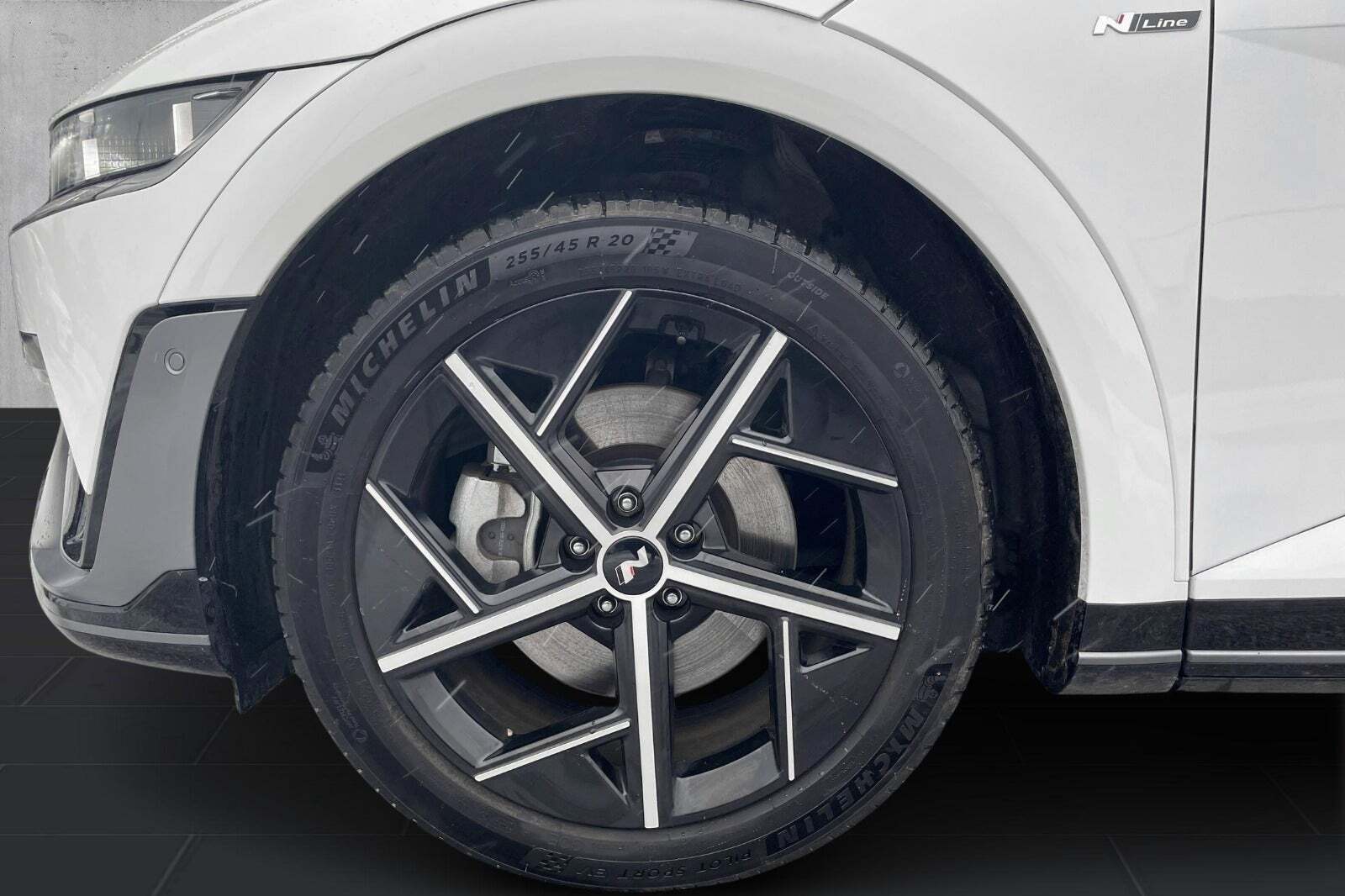 Hvid Hyundai Ioniq 5 fra 2025