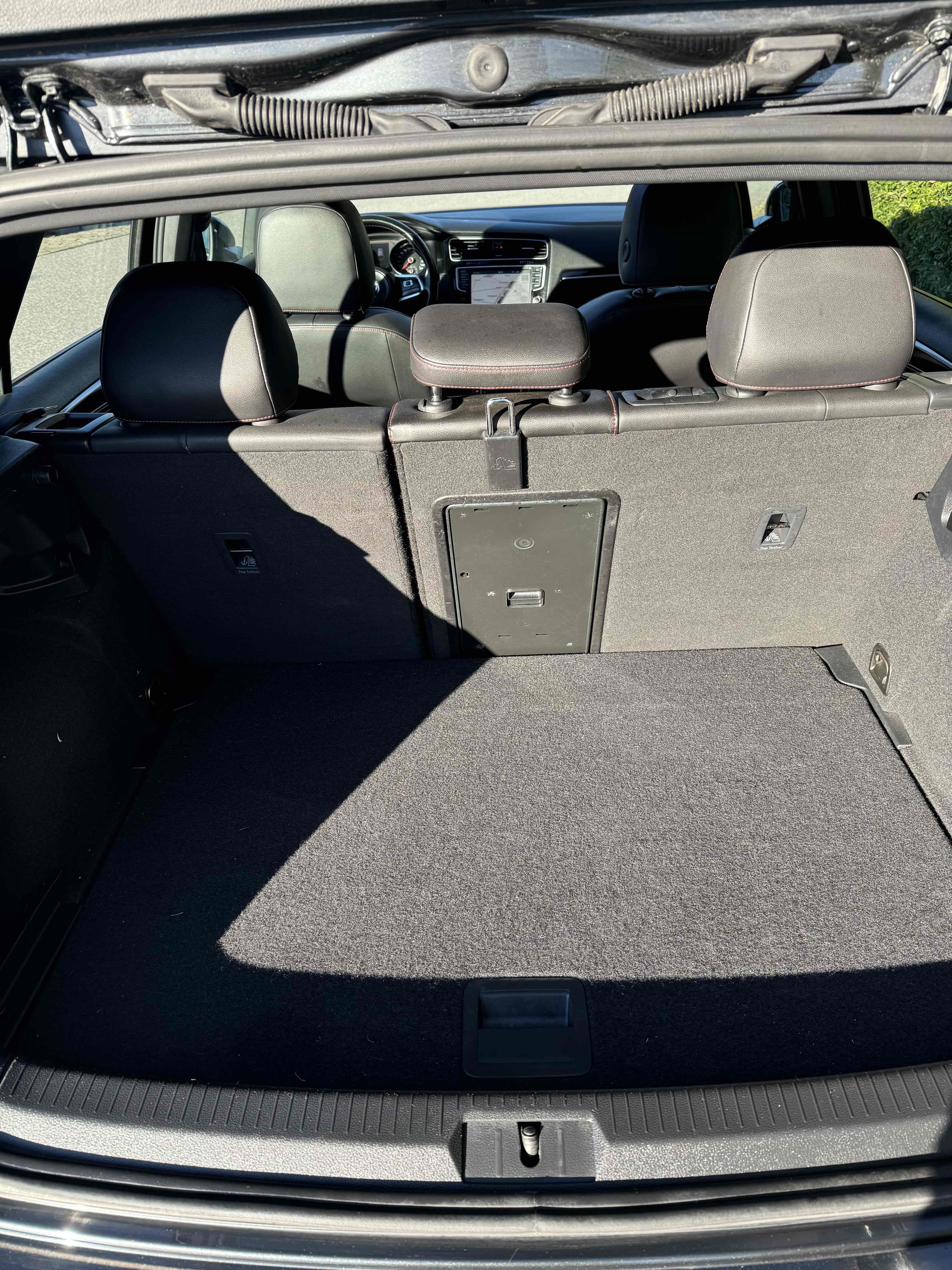 Grå VW Golf VII fra 2015