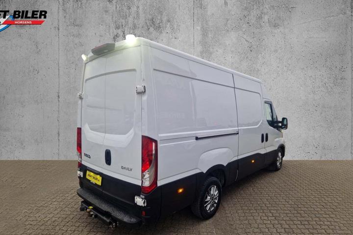 Hvid Iveco Daily fra 2023