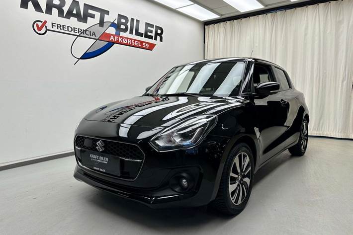 Sort Suzuki Swift fra 2020 set udefra