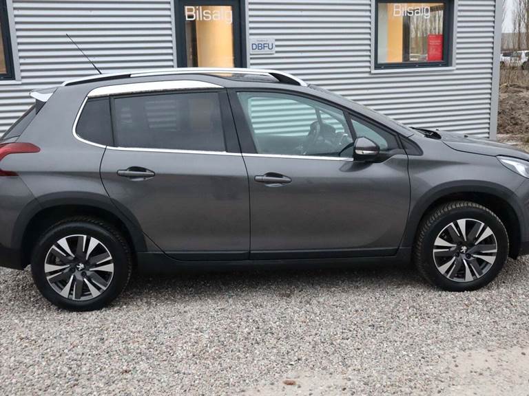 Peugeot 2008 1,2 e-THP 110 Allure Sky