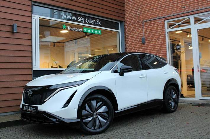 Hvid Nissan Ariya fra 2022 set udefra