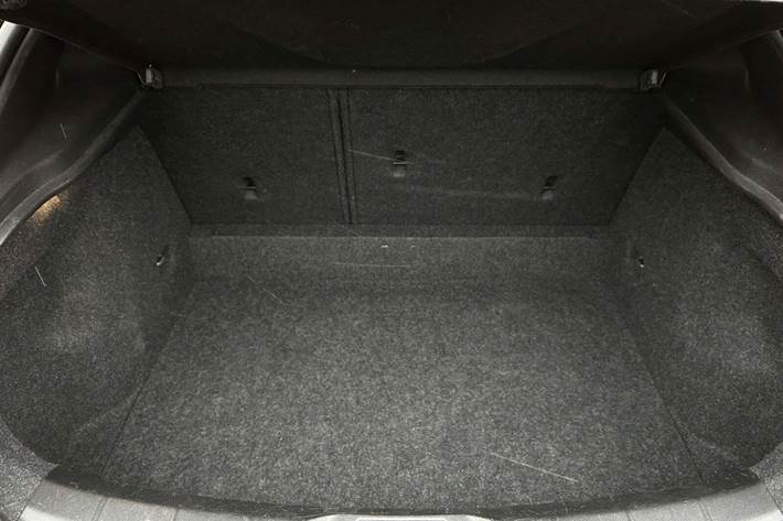 Sort Volvo V40 fra 2014