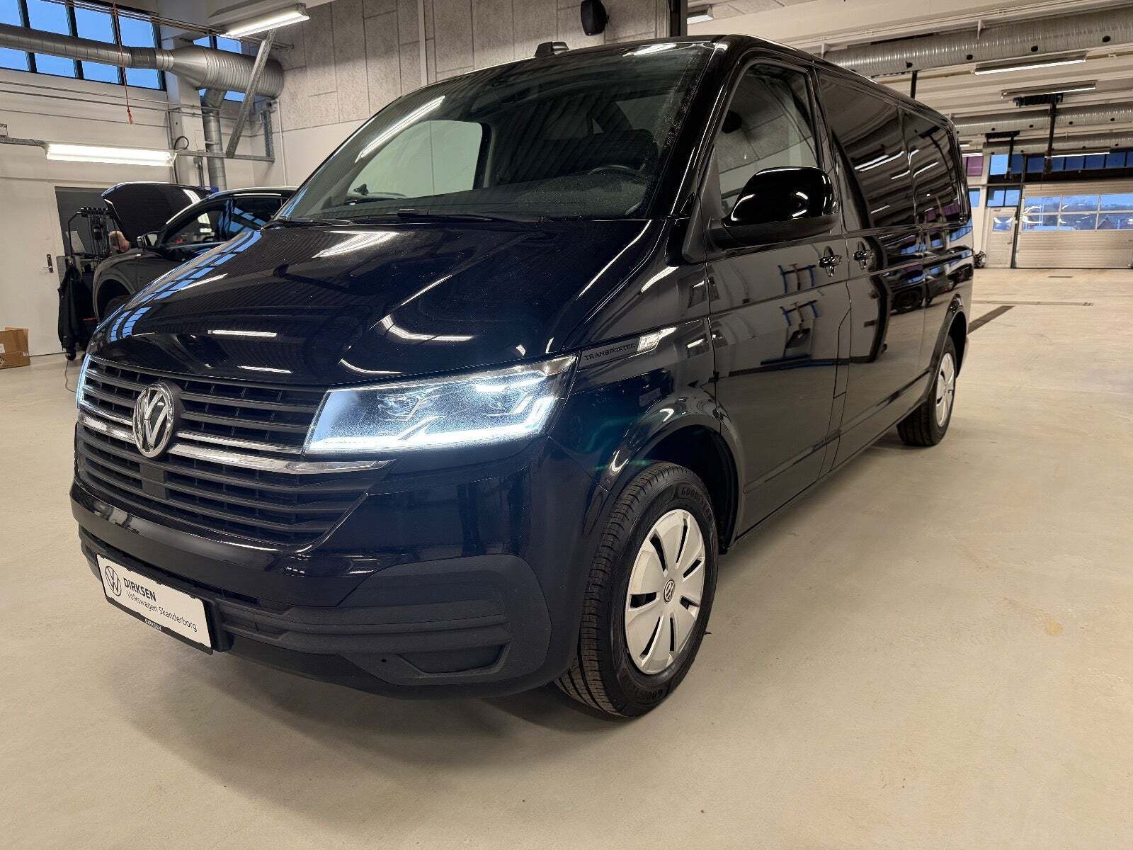 VW Transporter 2,0 TDi 150 Kassevogn DSG lang