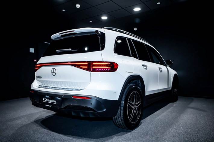 Hvid Mercedes EQB250+ fra 2026