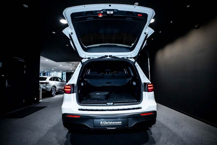 Hvid Mercedes EQB250+ fra 2026