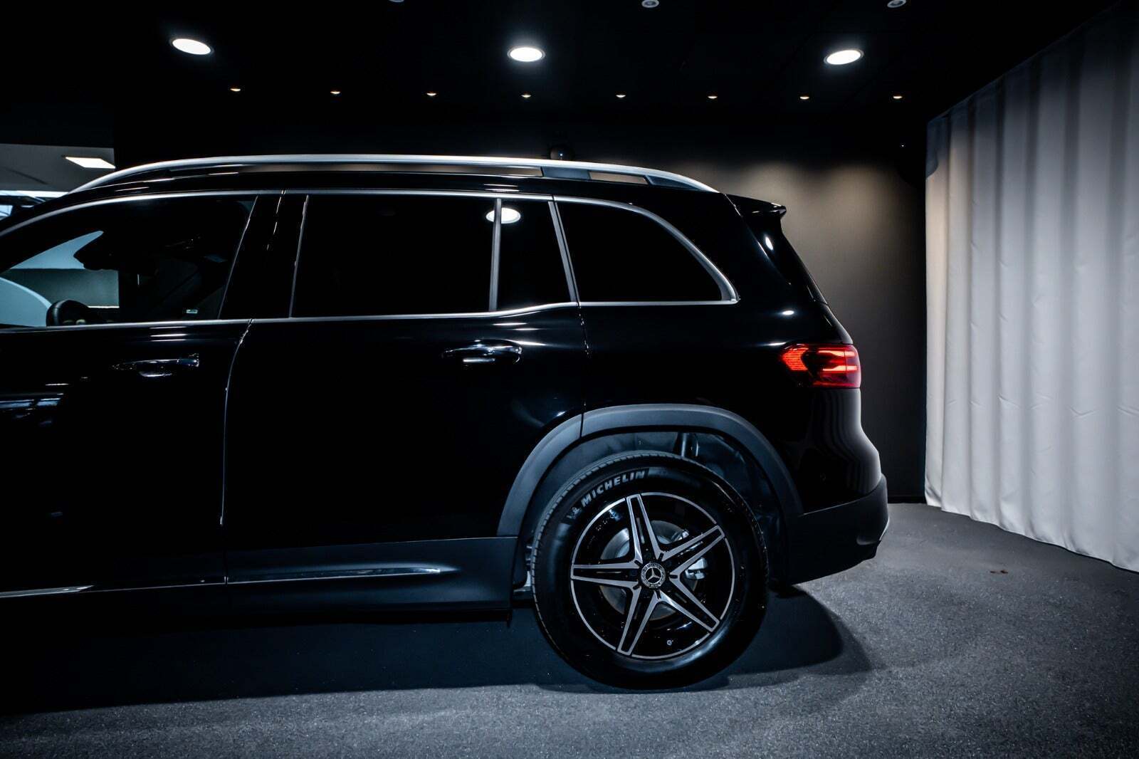 Sort Mercedes EQB250+ fra 2026