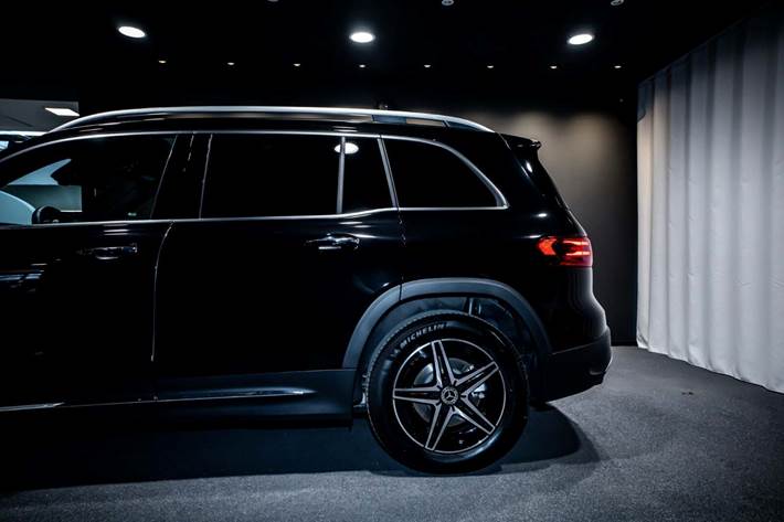 Sort Mercedes EQB250+ fra 2026