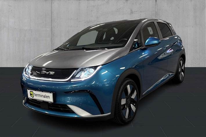 Blå BYD Dolphin fra 2023 set udefra
