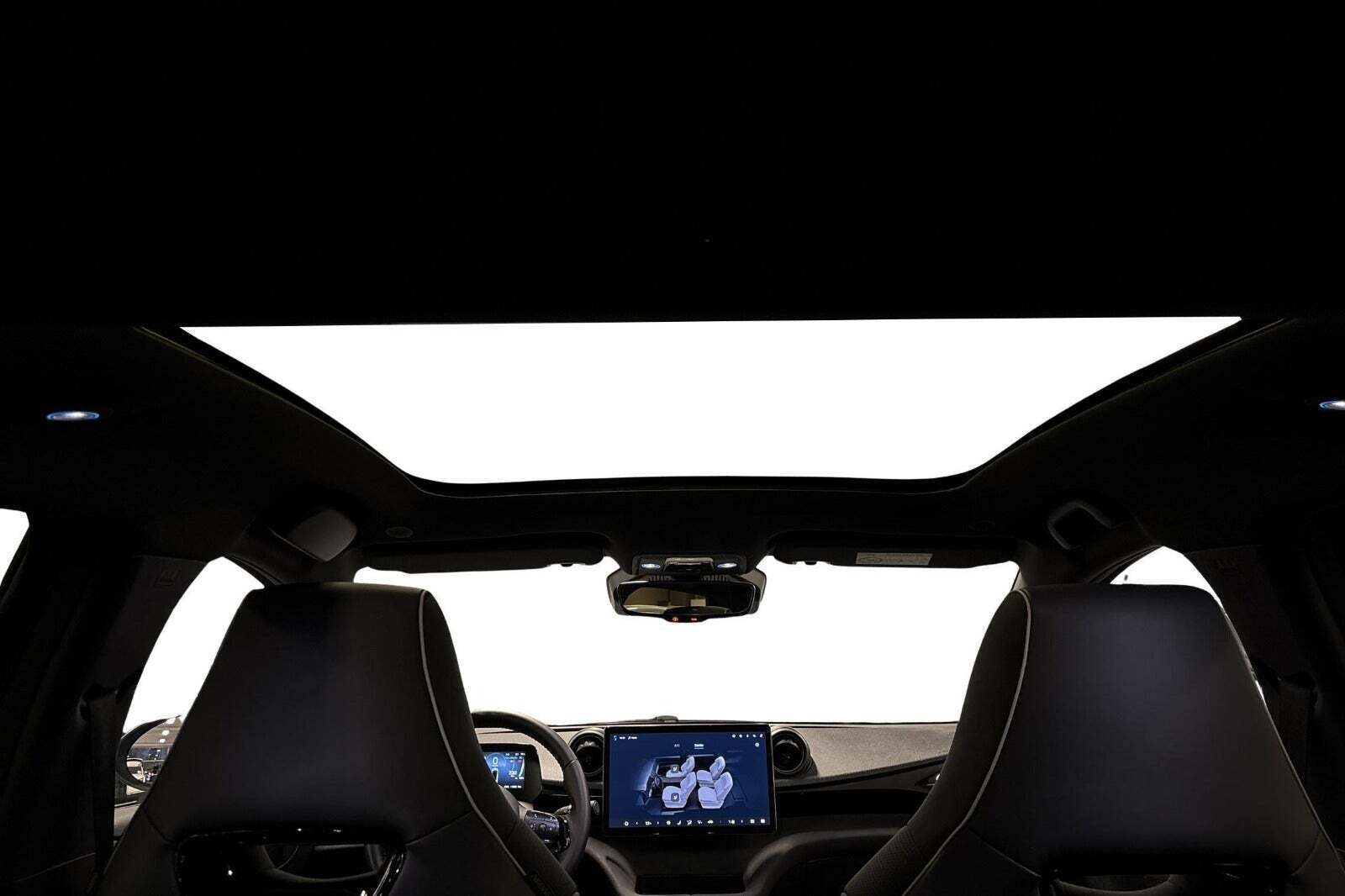 Turquoise BYD Dolphin fra 2024