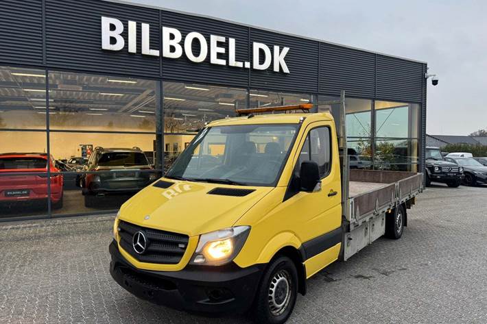Gul Mercedes Sprinter 316 fra 2015