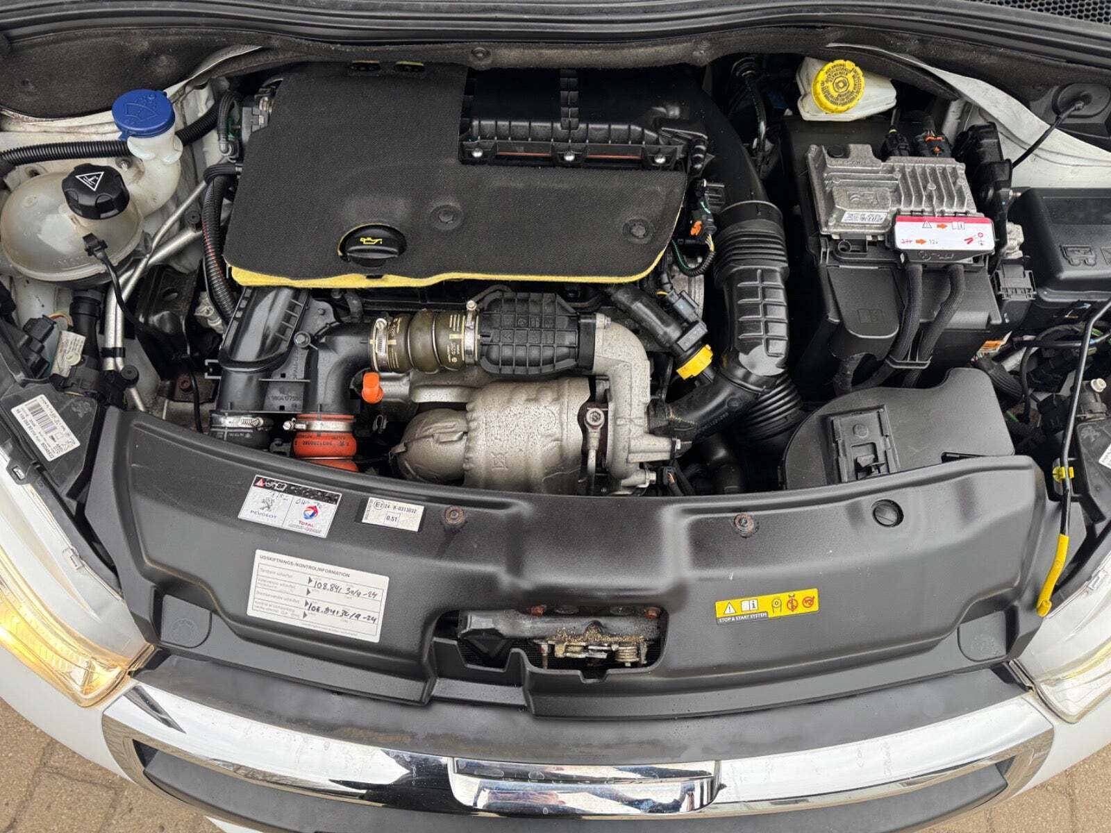 Hvid Peugeot 208 fra 2016