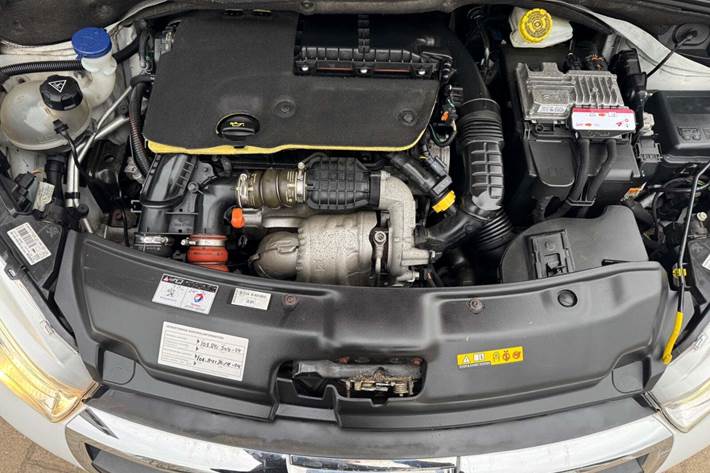 Hvid Peugeot 208 fra 2016