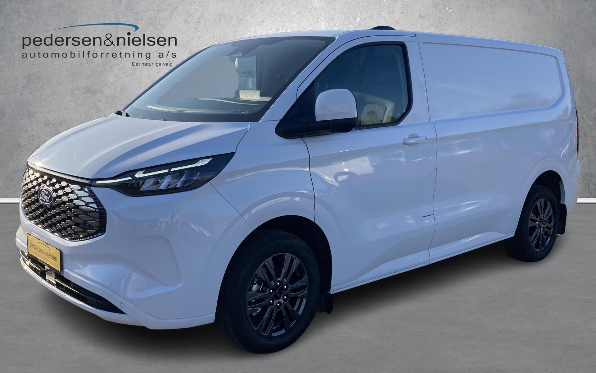 Ford E-Transit Custom 320 L1H1 EL Limited 218HK Van Aut.