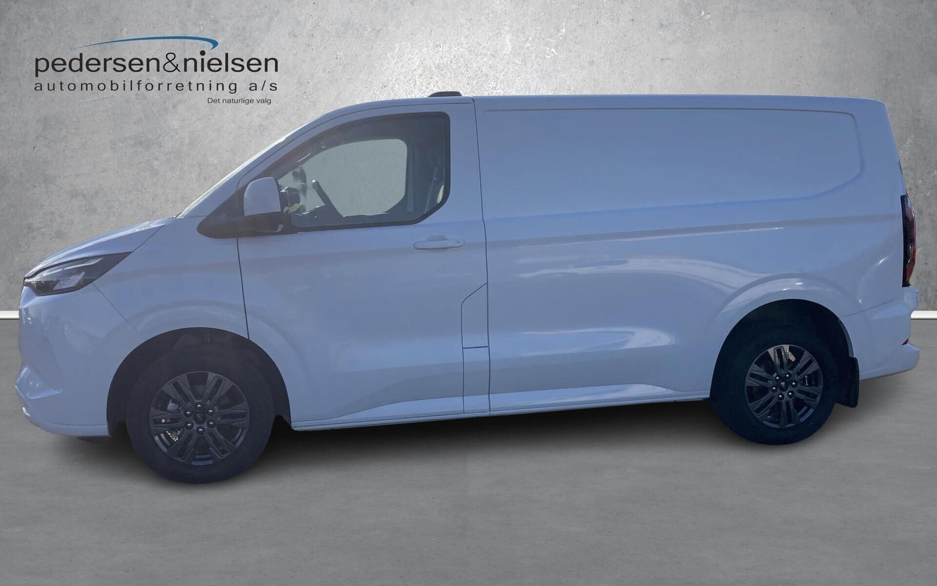 Ford E-Transit Custom 320 L1H1 EL Limited 218HK Van Aut.