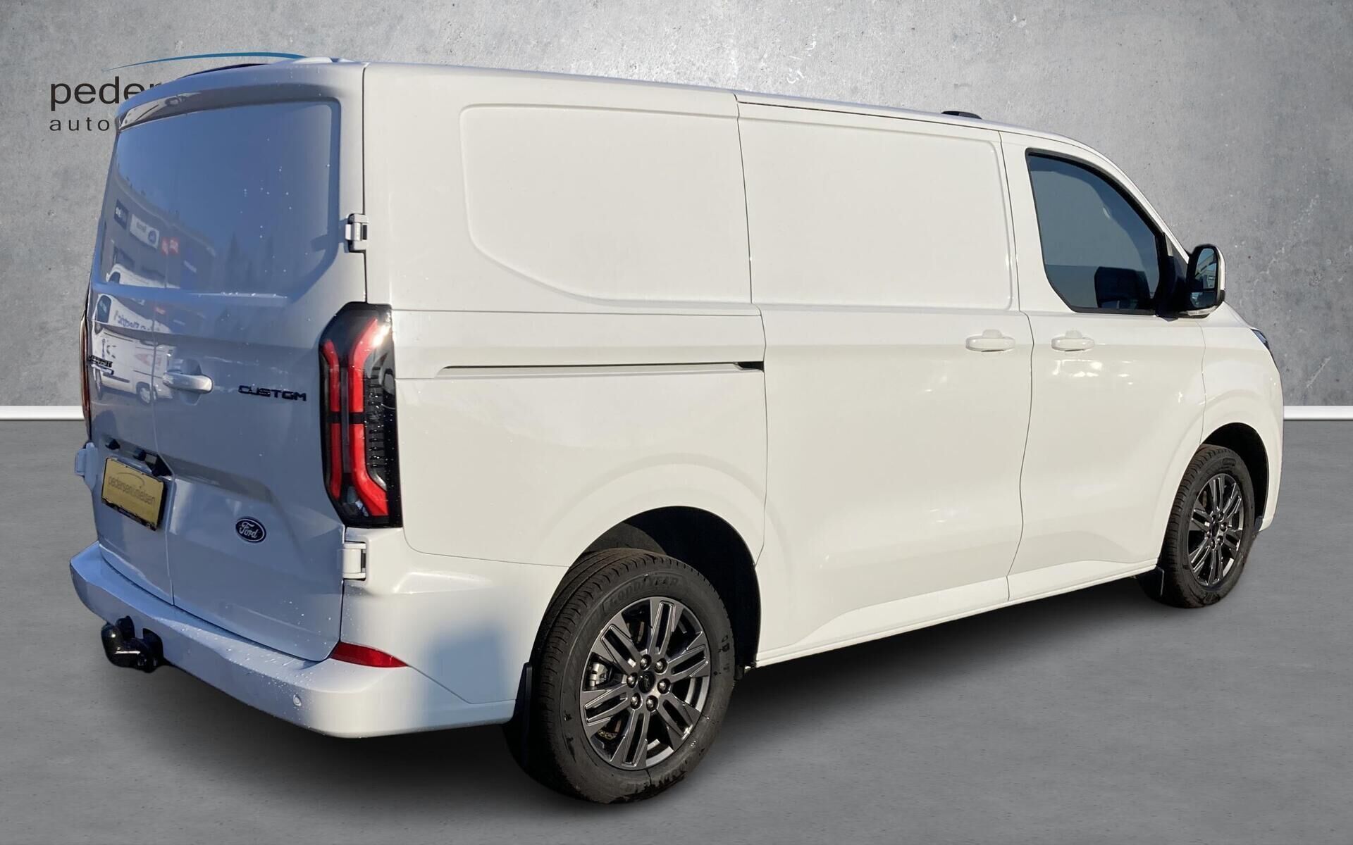 Ford E-Transit Custom 320 L1H1 EL Limited 218HK Van Aut.