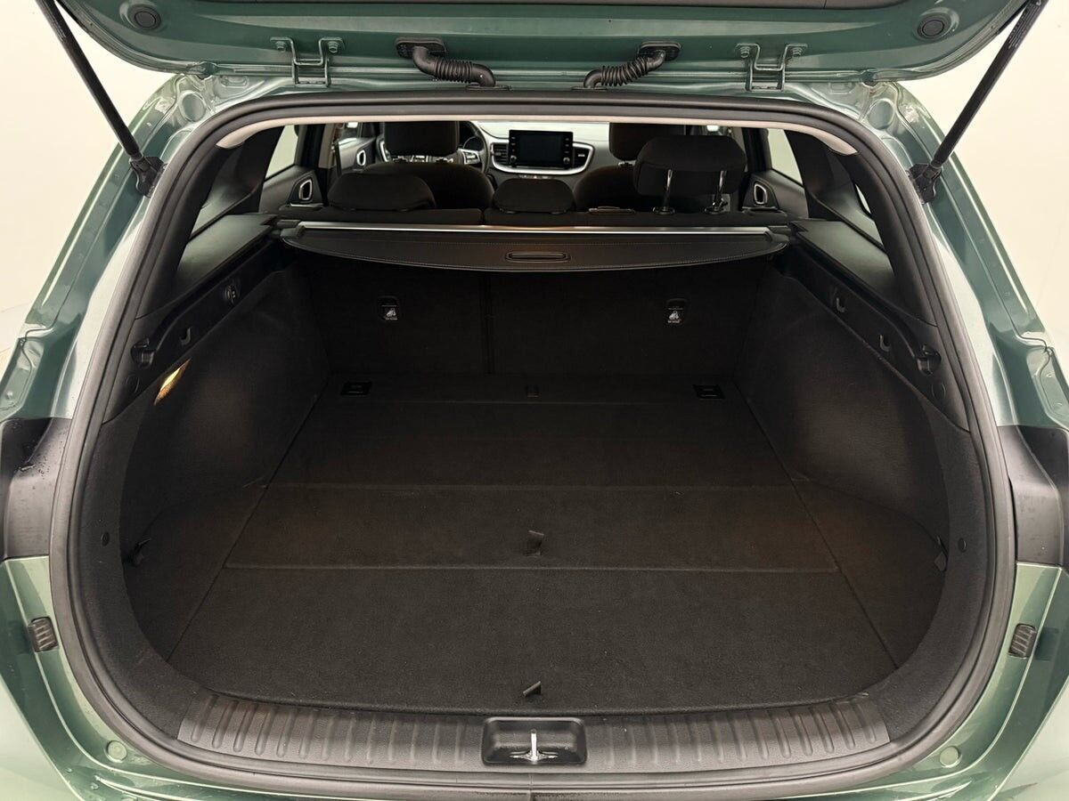 Grøn Kia Ceed fra 2022