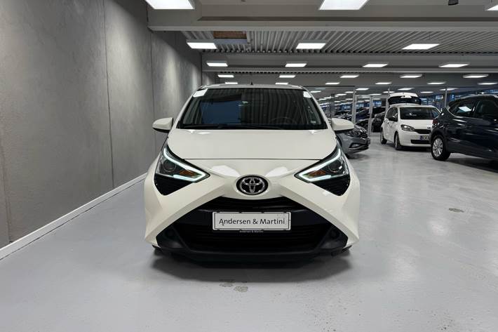 Hvid Toyota Aygo fra 2020