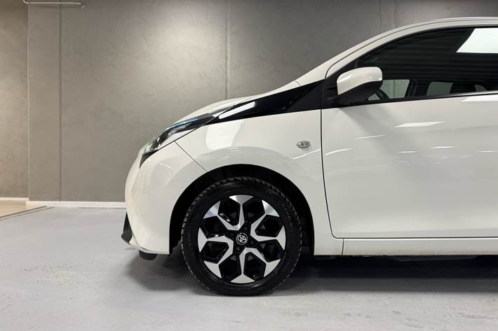 Hvid Toyota Aygo fra 2020