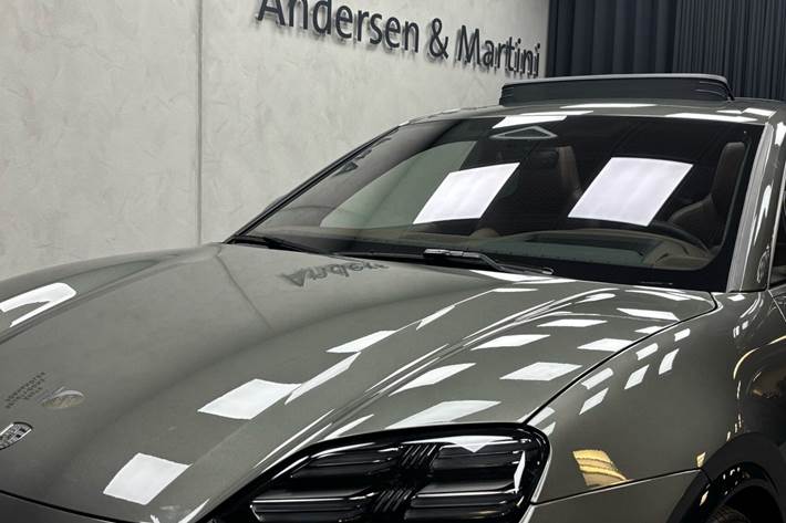 Grøn Porsche Macan fra 2024