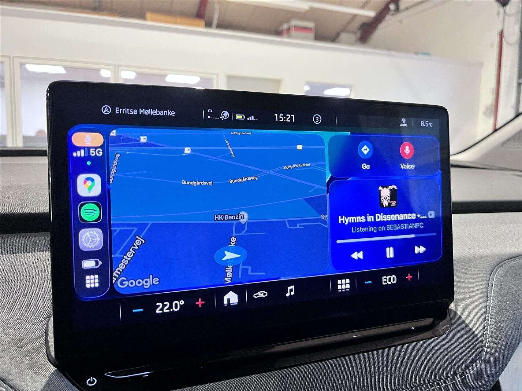 Grå Skoda Enyaq fra 2022