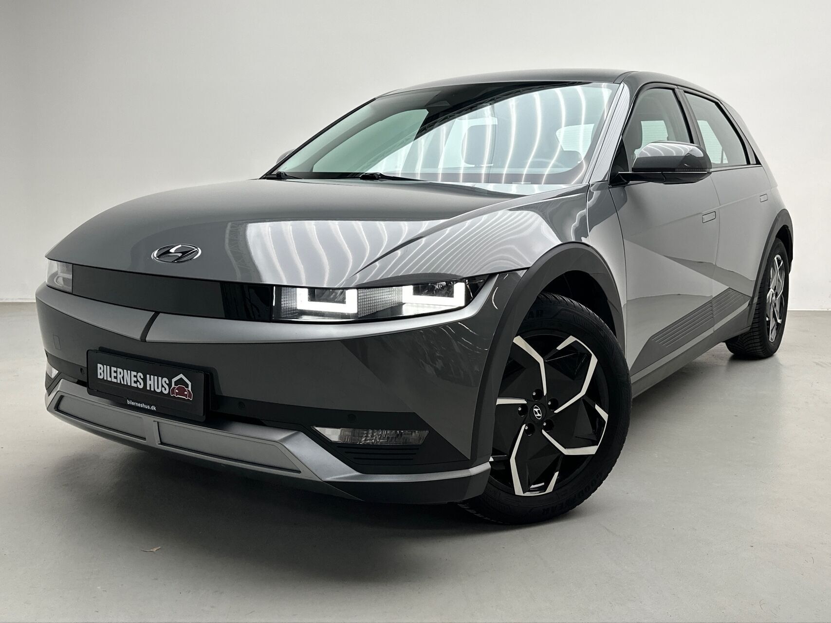 Grå Hyundai Ioniq 5 fra 2021