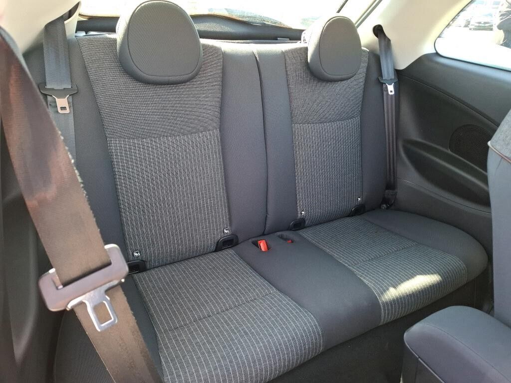 Hvid Fiat 500e fra 2023