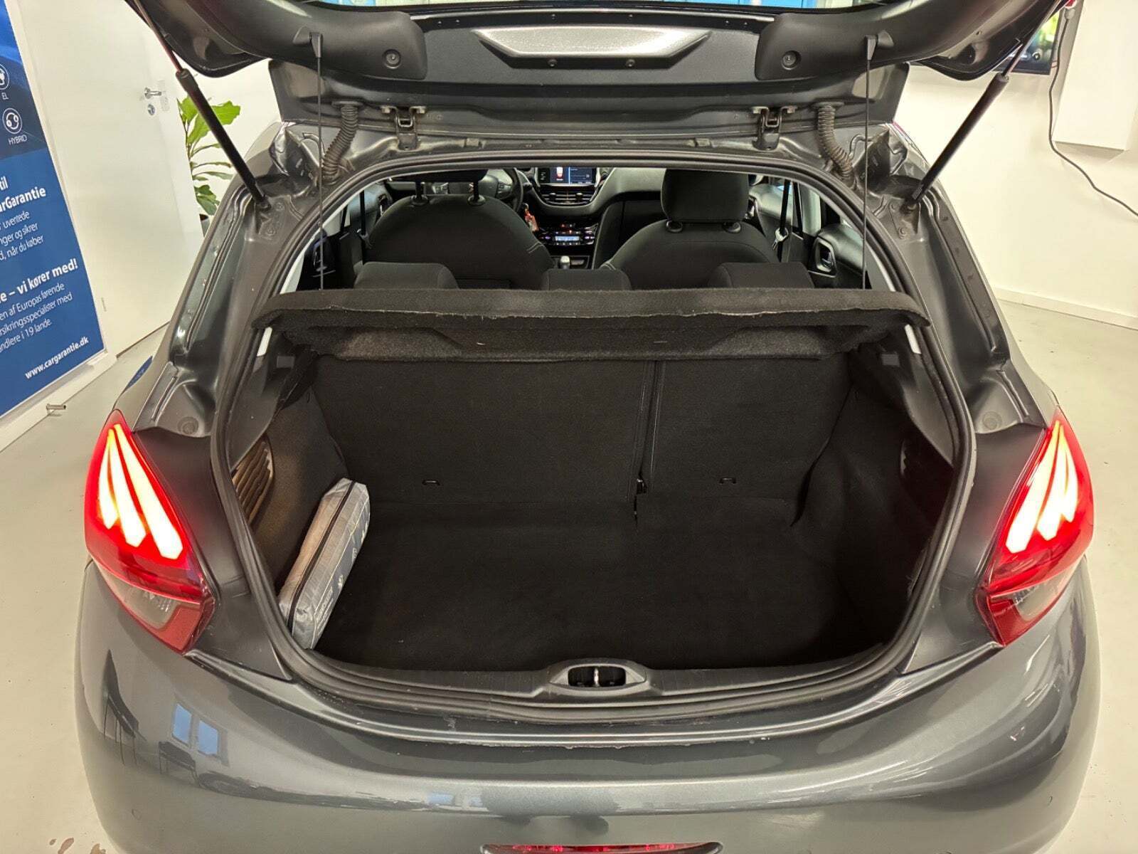 Peugeot 208 1,2 PureTech 82 Allure Sky