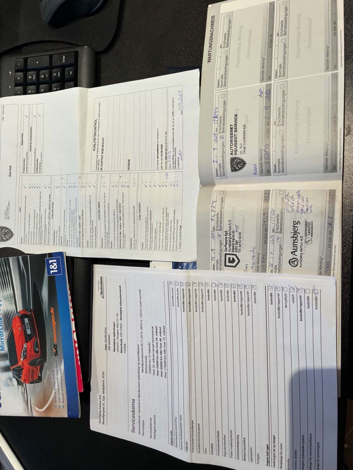 Grå Peugeot 208 fra 2018