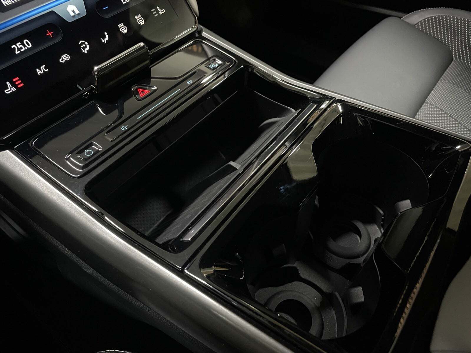 Blå Ford Explorer fra 2024