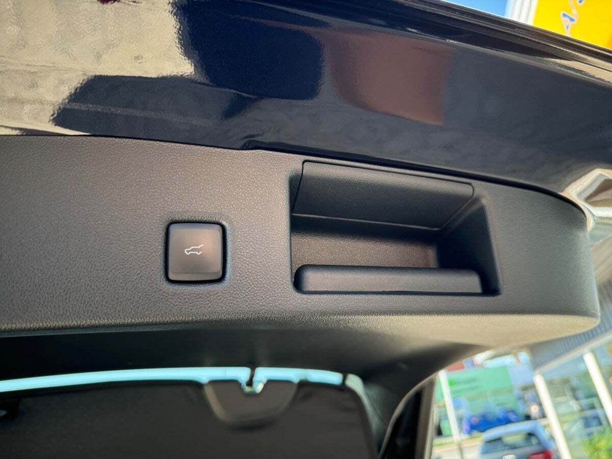 Sort Ford Kuga fra 2024