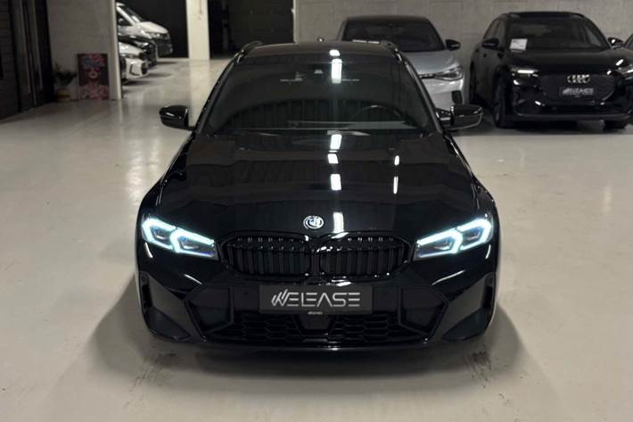 Sort BMW 330e fra 2022