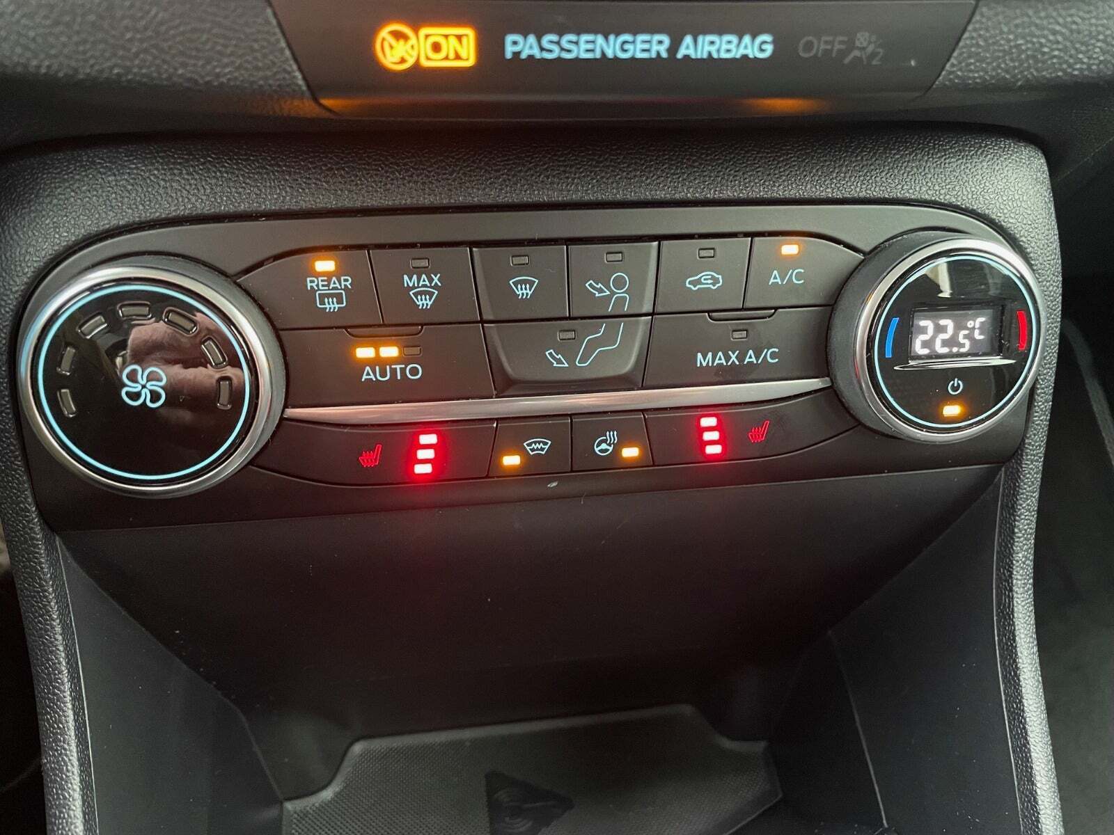 Ford Fiesta 1,0 EcoBoost mHEV Titanium