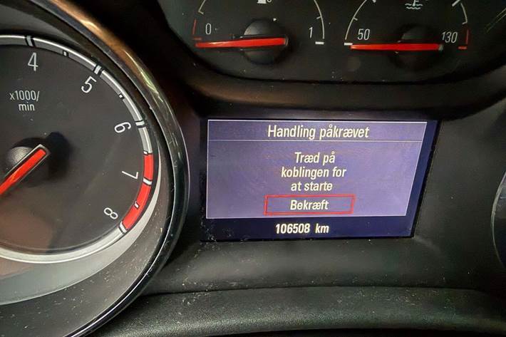 Blå Opel Astra fra 2019