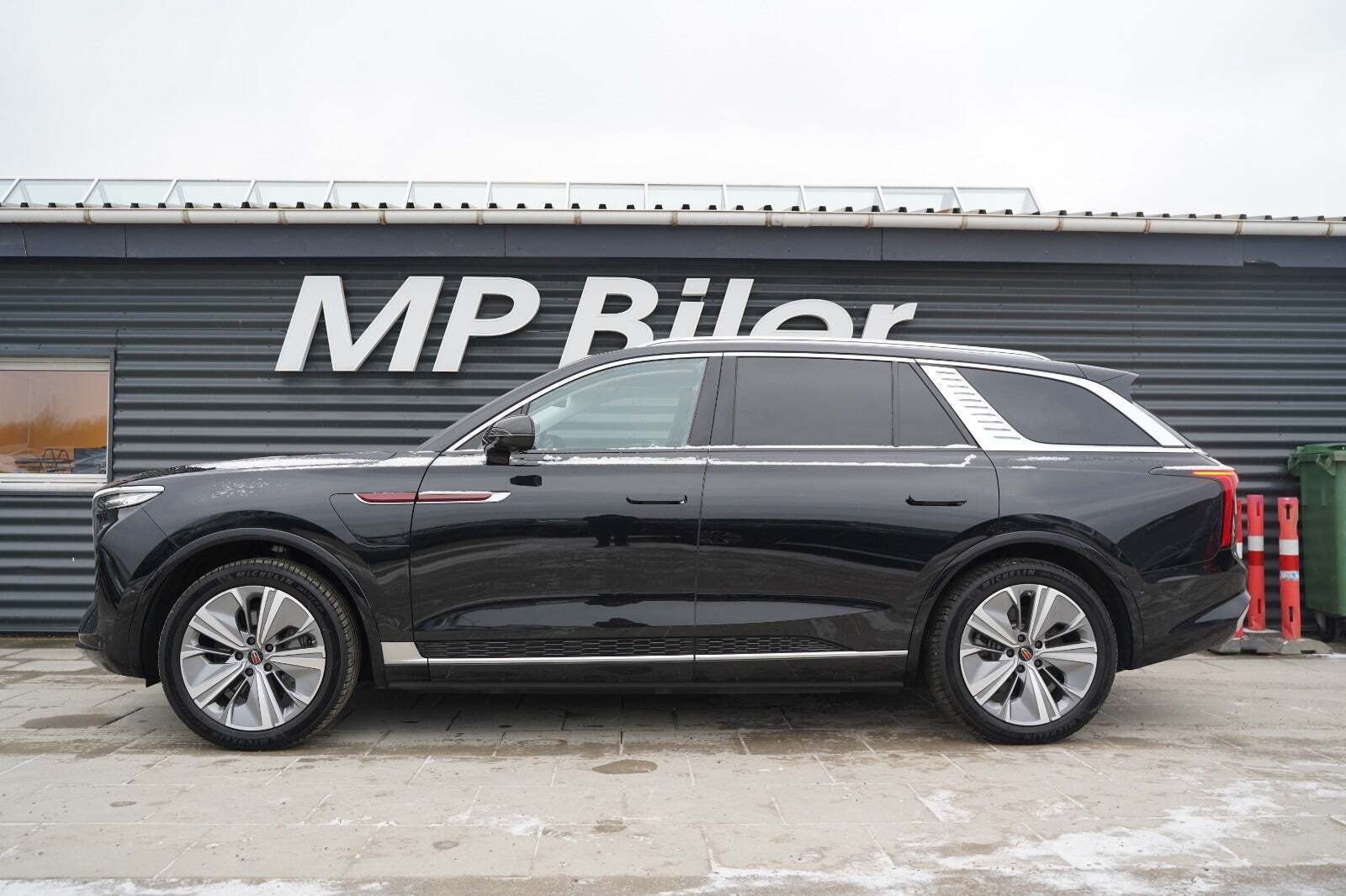 Hongqi E-HS9 99 Premium