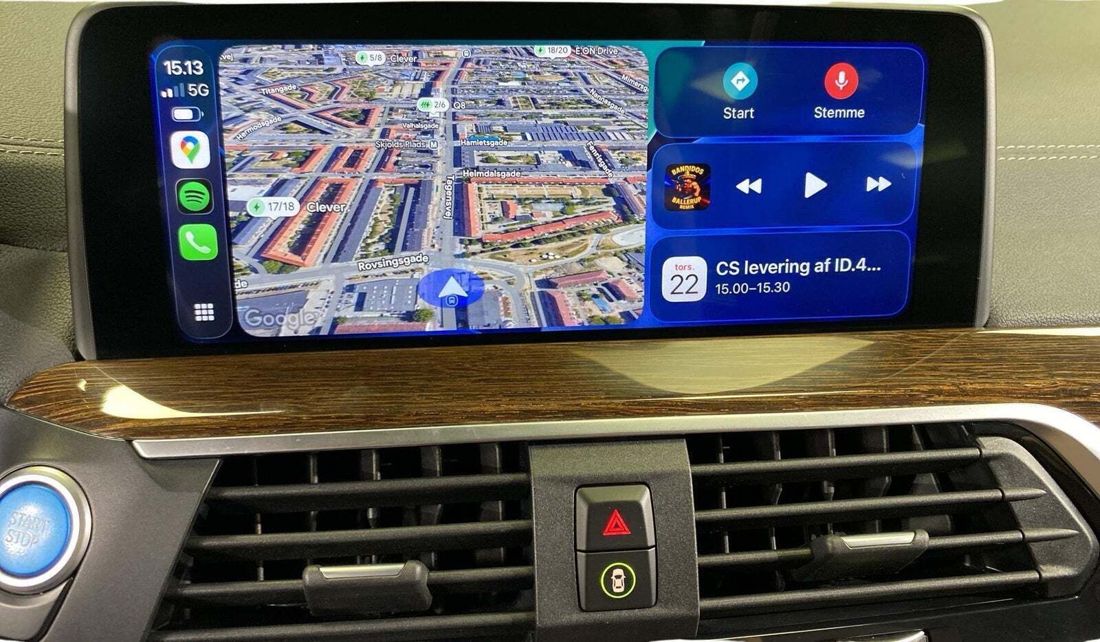 Blå BMW iX3 fra 2021