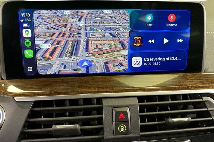 Blå BMW iX3 fra 2021