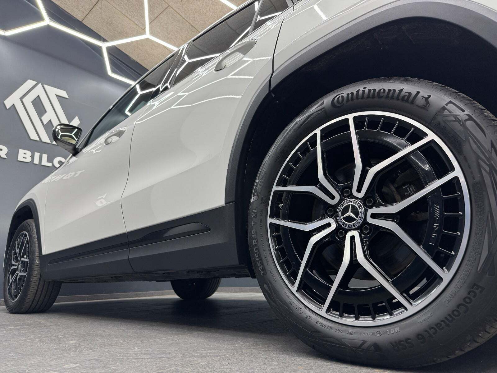 Hvid Mercedes EQA250 fra 2023