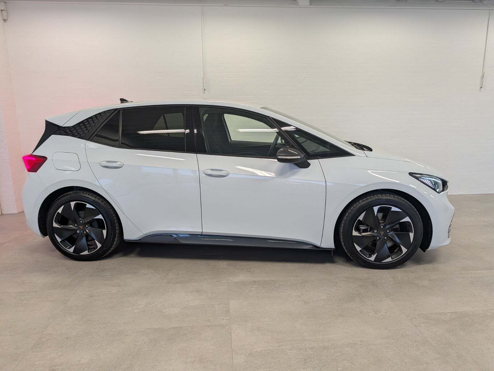 Hvid Cupra Born fra 2025