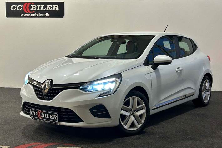 Hvid Renault Clio V fra 2021 set udefra