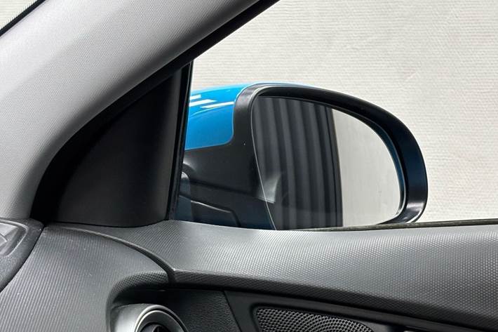 Blå Hyundai Kona fra 2021