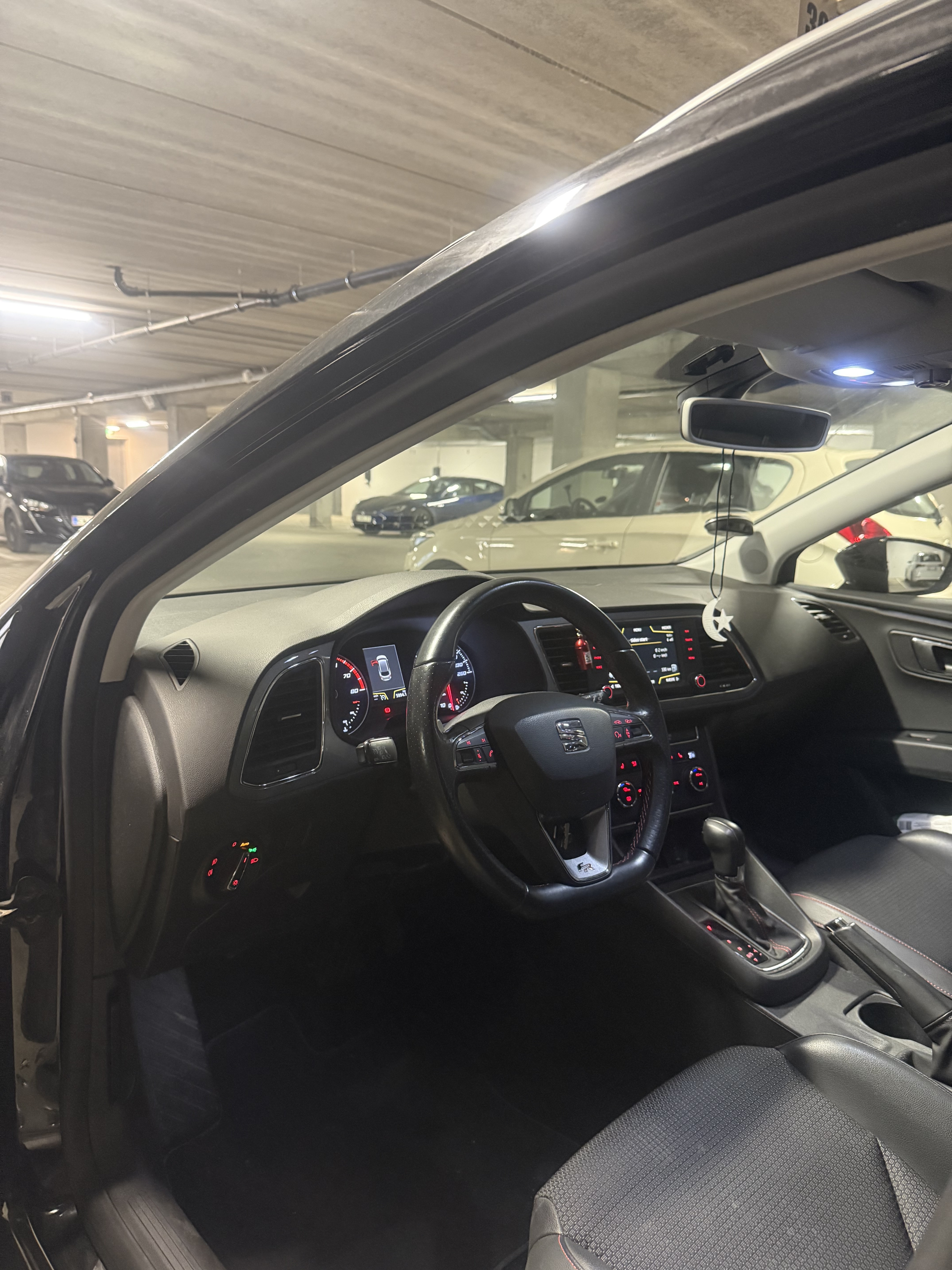 Sort Seat Leon fra 2016