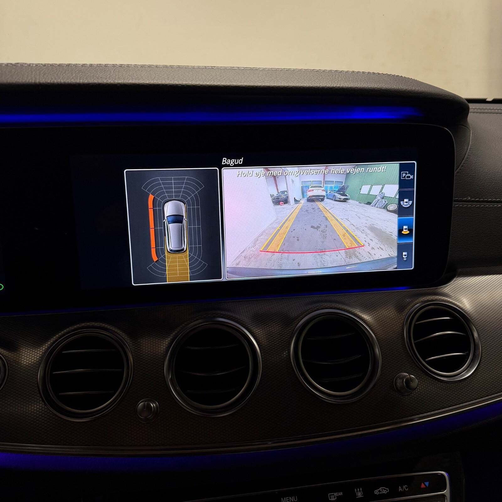 Grå Mercedes E300 de fra 2019