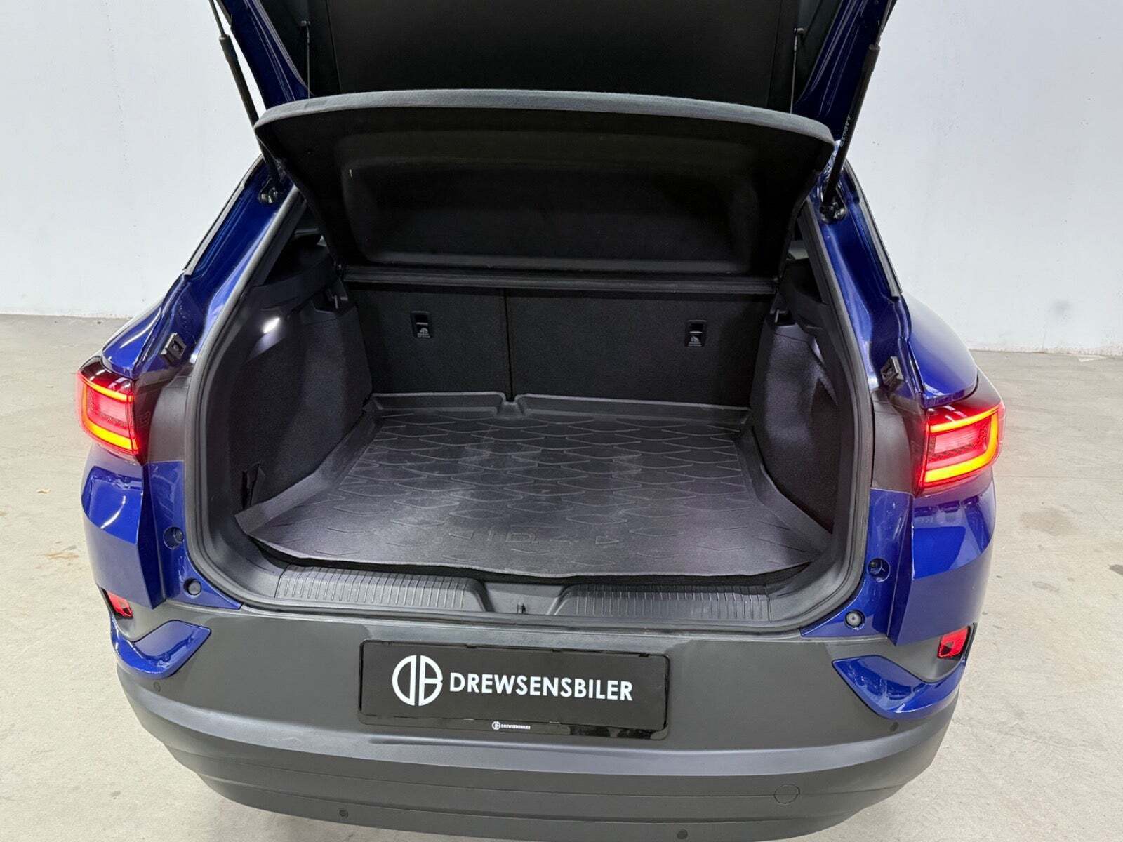 Blå VW ID.4 fra 2023