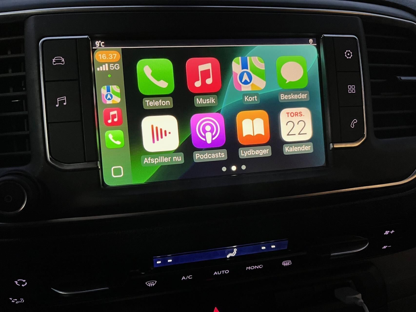 Sølv Toyota ProAce fra 2022