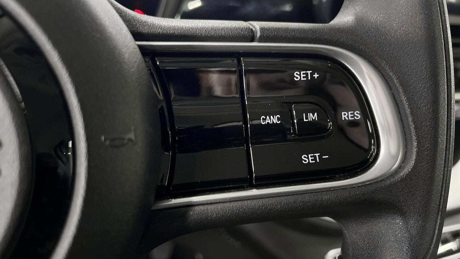 Hvid Fiat 500e fra 2022