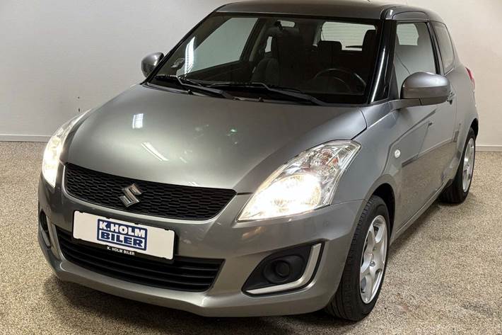 Grå Suzuki Swift fra 2016 set udefra