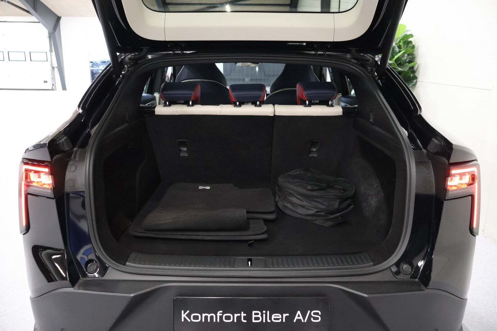 Sort Aiways U6 fra 2023