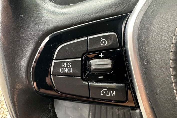 Sølv BMW 520d fra 2017